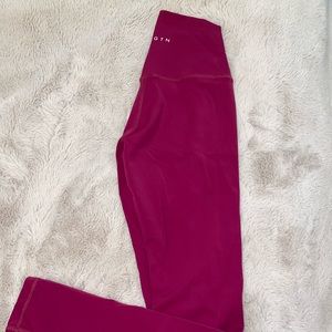 NVGTN Signature 2.0 Leggings Berry